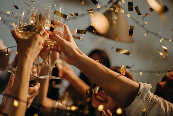 Can drinking alcohol help you fall asleep?